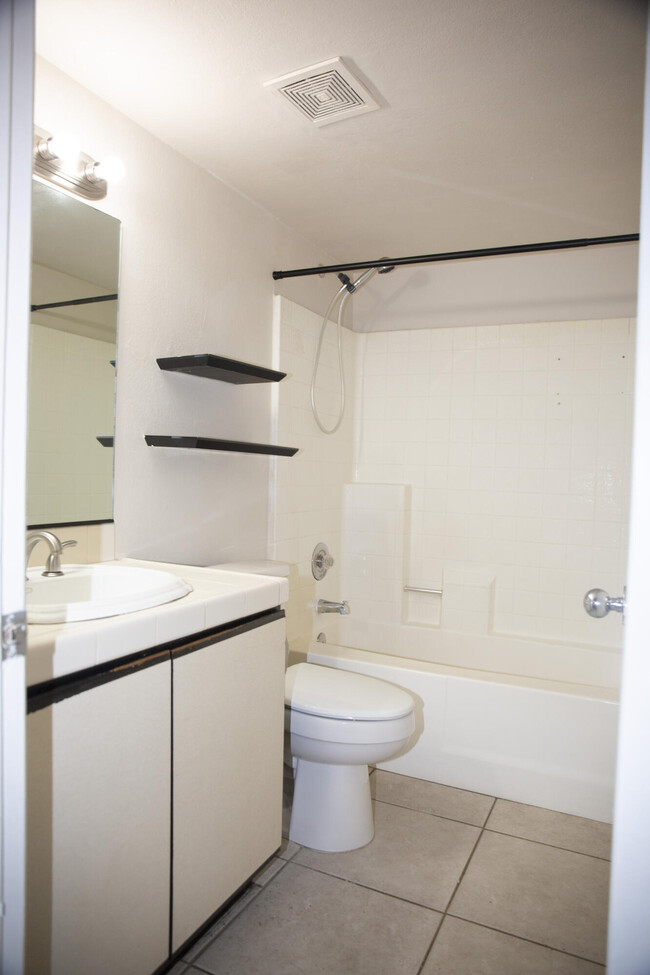 Building Photo - 68870 Tachevah Dr
