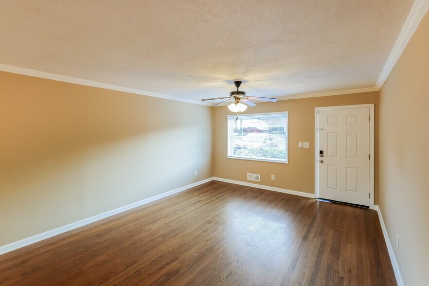 Building Photo - 9601 Red Ln Dr