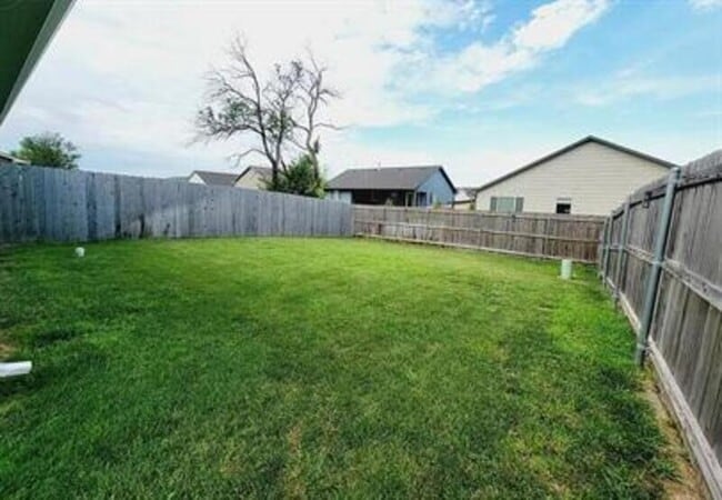 Building Photo - 5308 N Cypress Dr