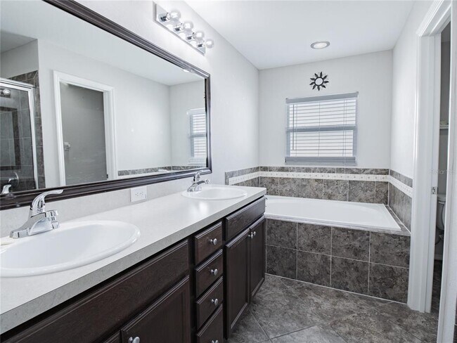 Building Photo - 2628 Sunset Cir