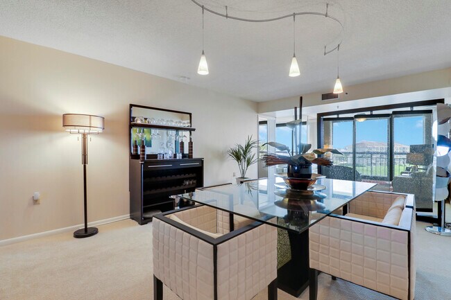 Building Photo - 601 S Seas Dr
