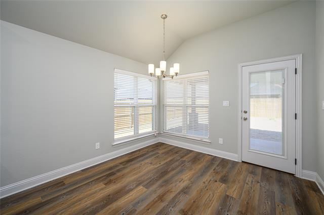 Building Photo - 2801 Tulip Dr