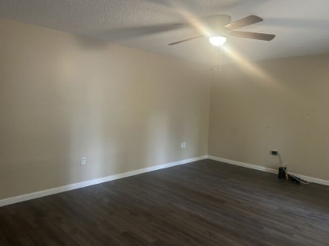 Building Photo - 2/1 Available November 1st