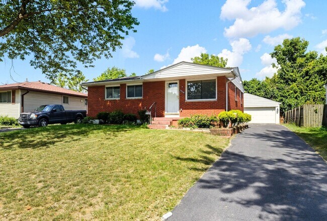 Building Photo - 3938 Halsey Pl