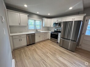 Building Photo - Newly Remodeled 3 Bedroom in Vera Cruz