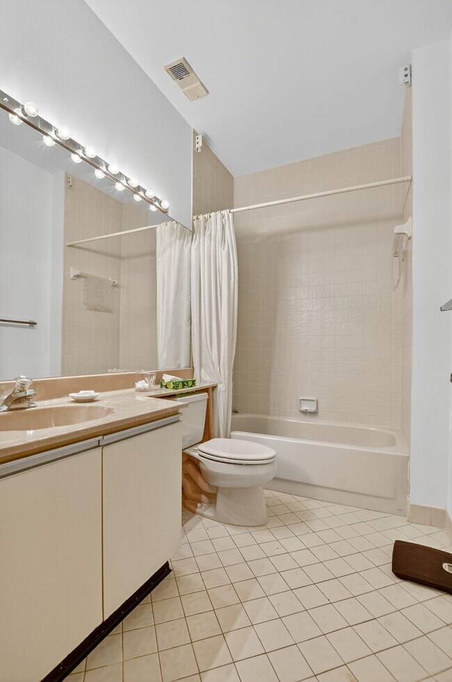 Building Photo - 7623 Cinebar Dr