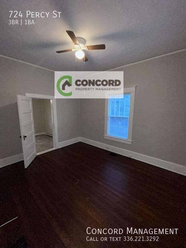 Building Photo - 724 Percy St