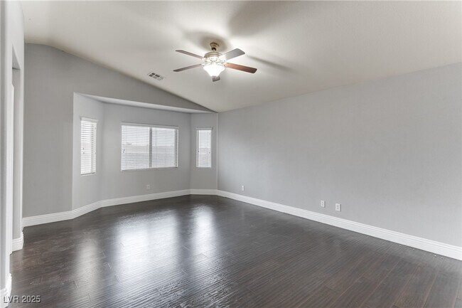 Building Photo - 8807 Red Fox Dr