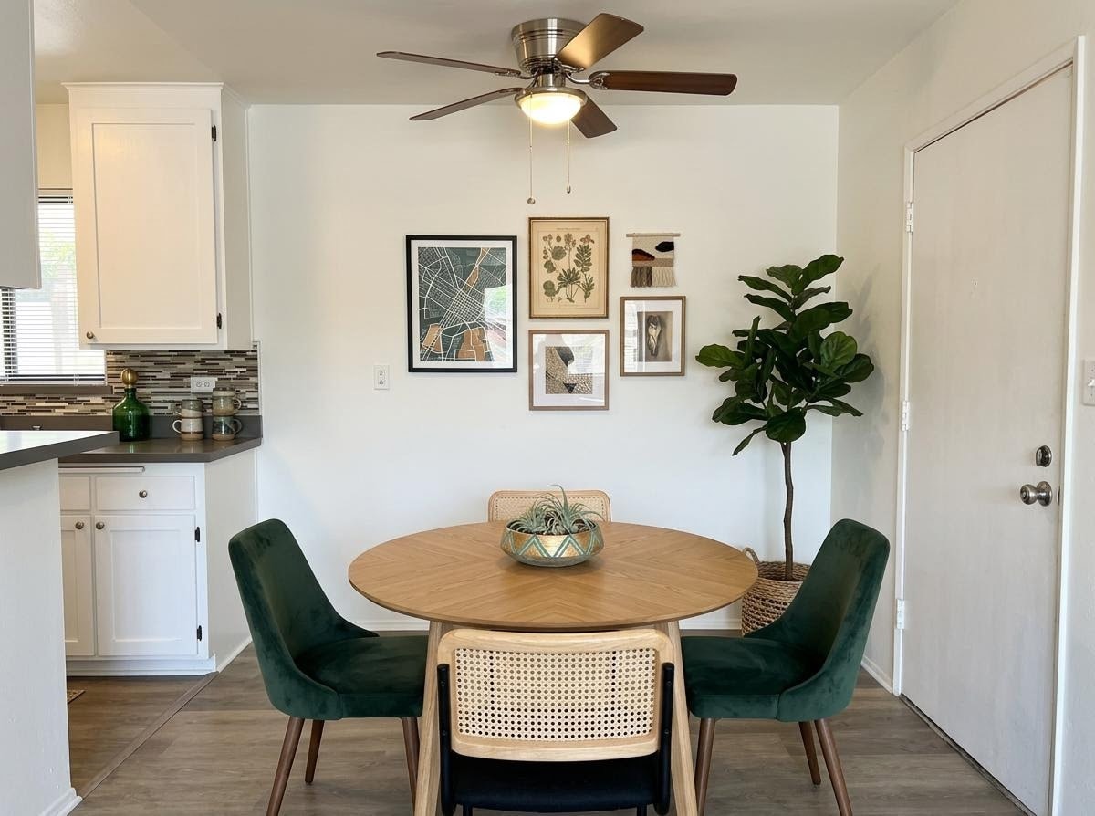 Dining area - 11550 Nebraska Ave