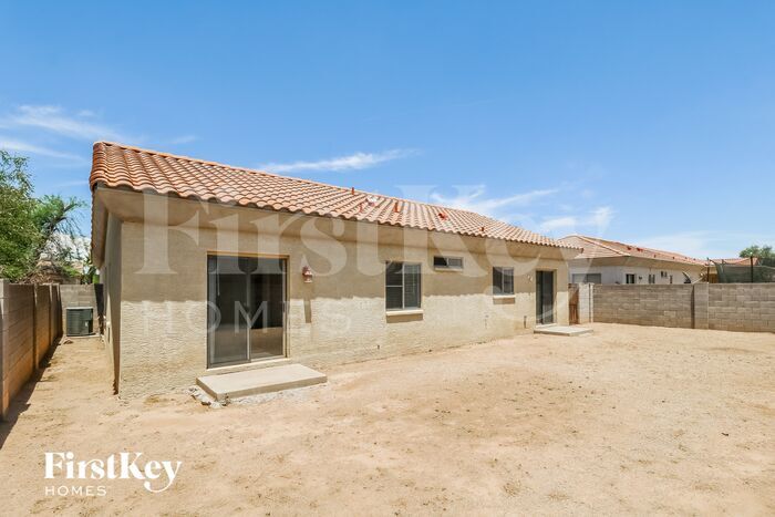 Building Photo - 8429 W Avalon Dr