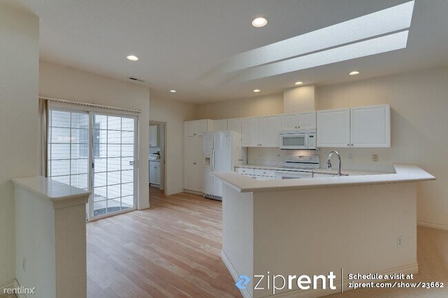 Building Photo - 2 br, 2 bath Townhome - 2803 Wilton Ln E, ...