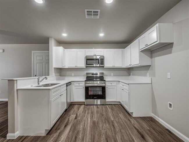 Building Photo - 206 Gray St