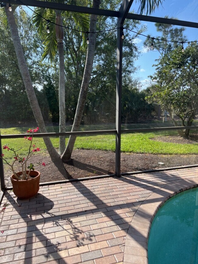 Building Photo - 12214 Country Day Cir