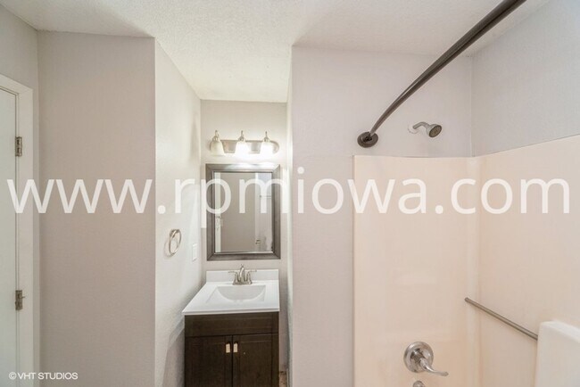 Building Photo - COZY RANCH!! 3 Bed, 1 Bath in Altoona