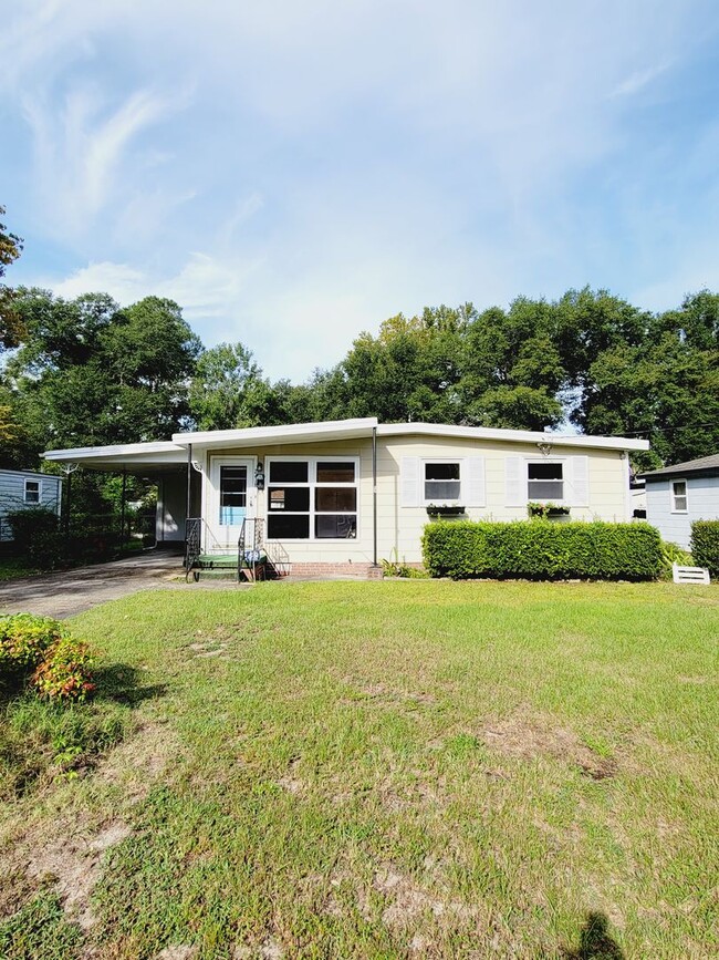 Building Photo - SUNSET PARK - Adorable cottage style home ...