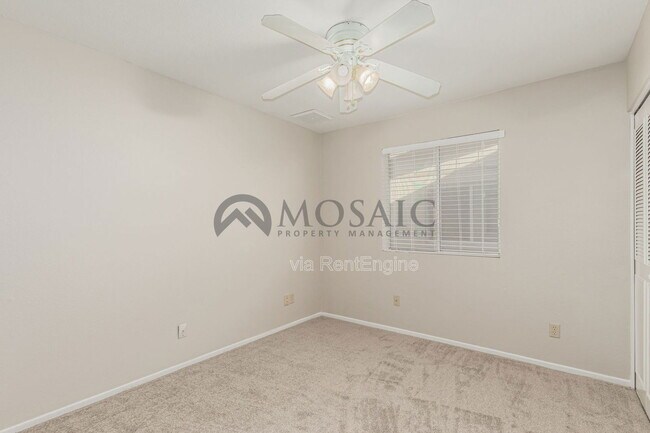 Building Photo - 1261 W Kiowa Cir