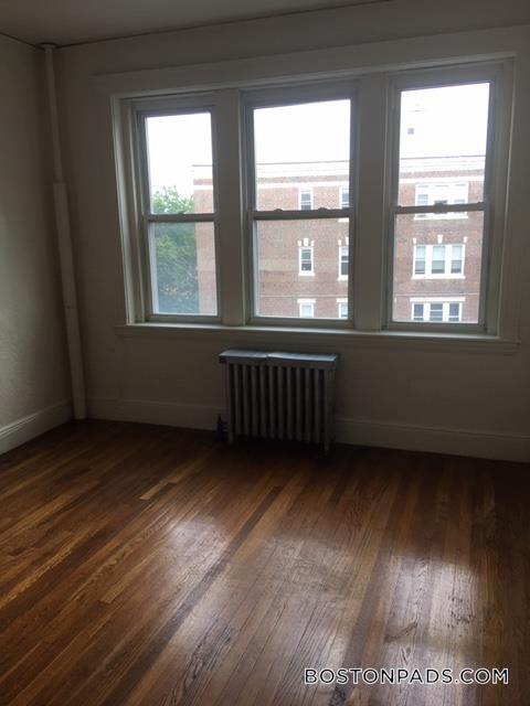 Building Photo - 171 Hemenway St