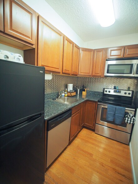 Building Photo - 1520 Senate St