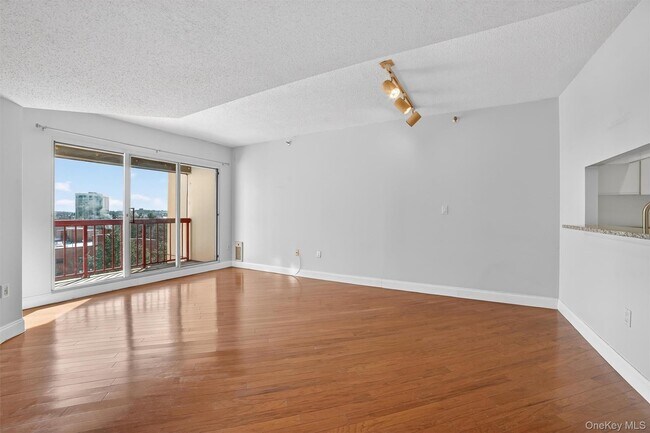 Building Photo - 10 Stewart Pl