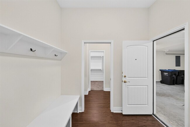 Building Photo - 8507 Christie Ln