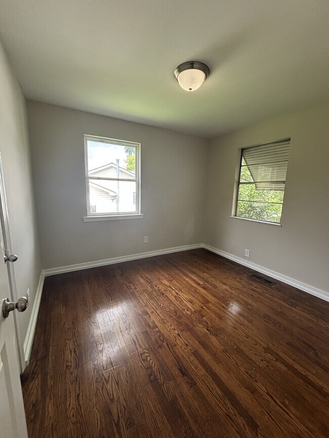 Building Photo - 1300 33rd St Ensley