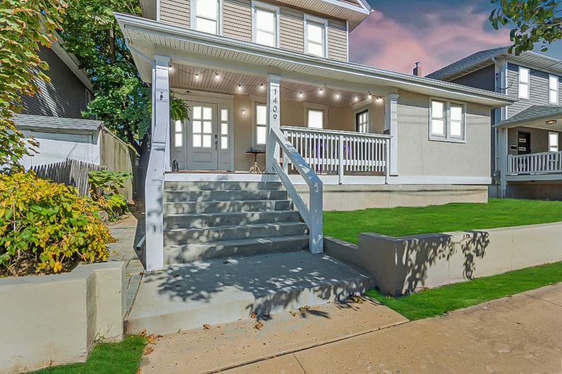Building Photo - 1409 Bangs Ave