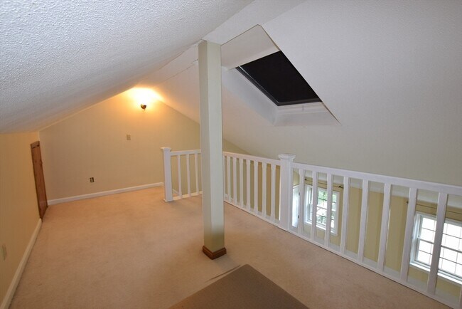 Building Photo - C4 Scotty Hollow Dr