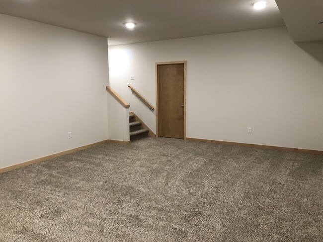 Building Photo - 1902 Tyrol Ter