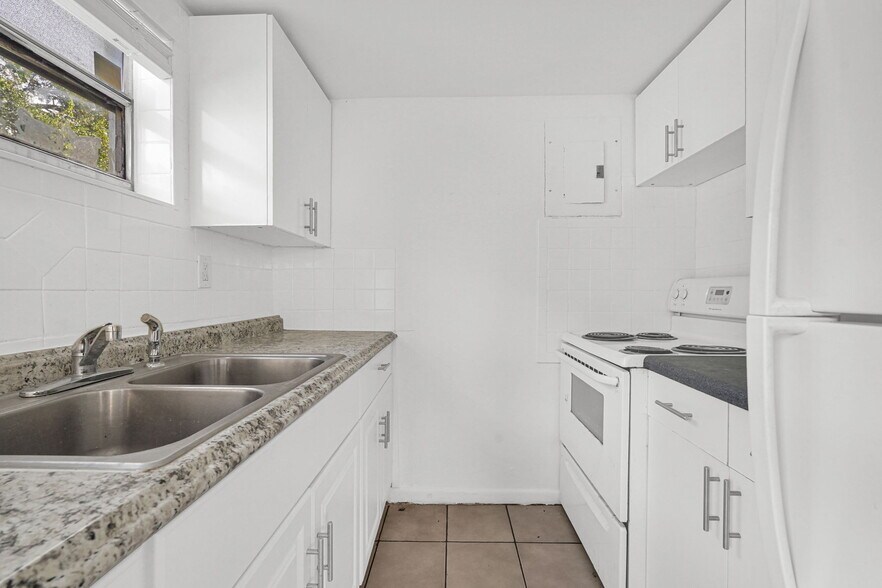 Building Photo - 8276 NE Miami Ct