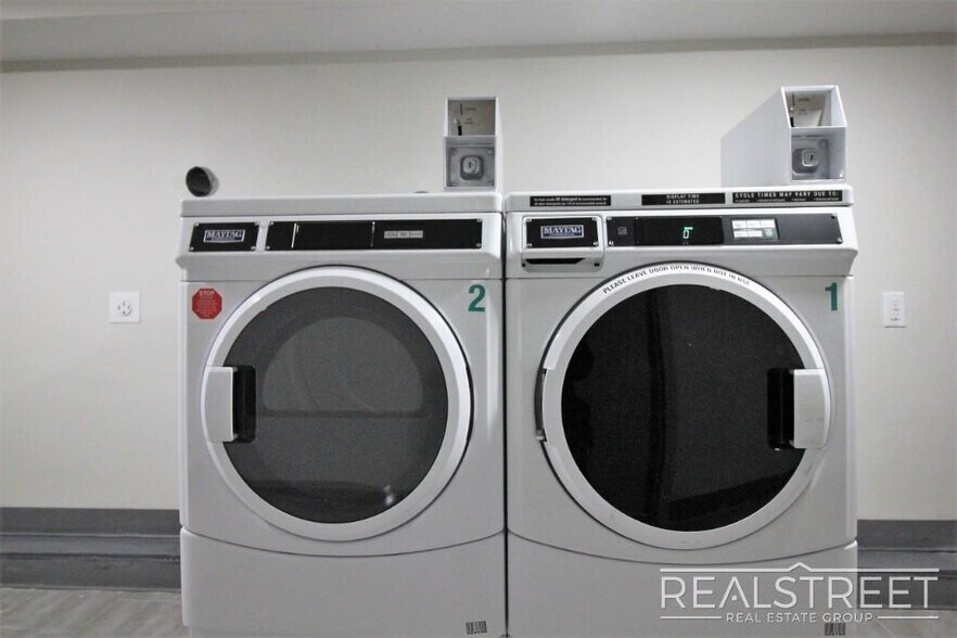 Building Photo - NO FEE! Brand New Large Studio in Crown He...