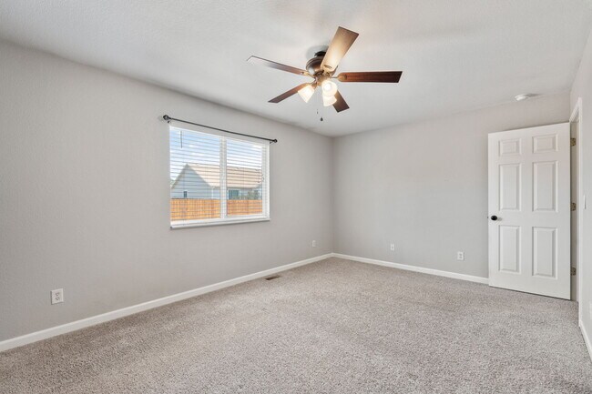 Building Photo - 5164 Fennel Dr