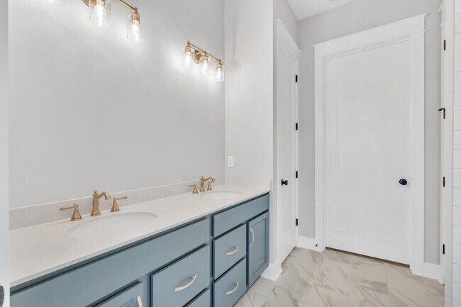 Building Photo - 299 Suwannee Dr