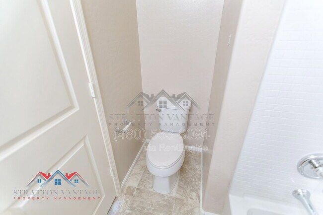 Building Photo - 2218 N 77th Dr