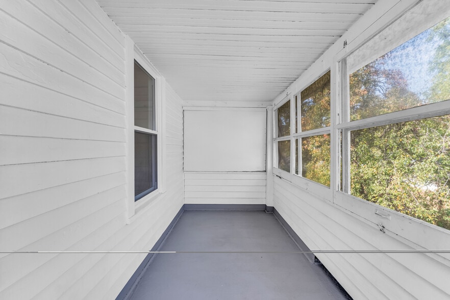 Building Photo - 3706 Spokane Ave