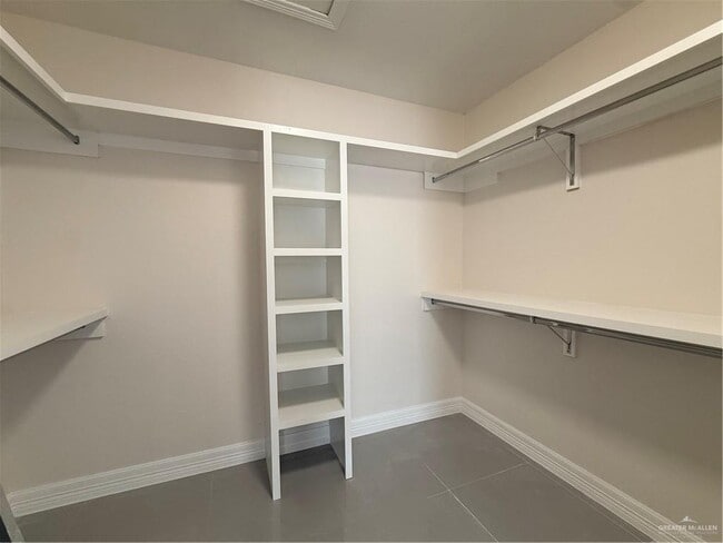 Building Photo - 12 South Dr