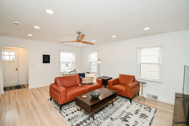 Building Photo - 2012 W 22nd St