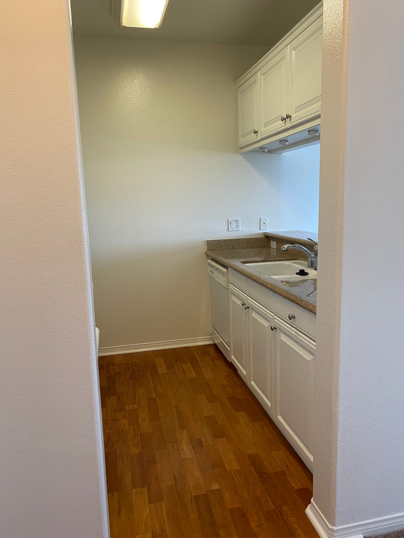 Kitchen - 3120 Sepulveda Blvd