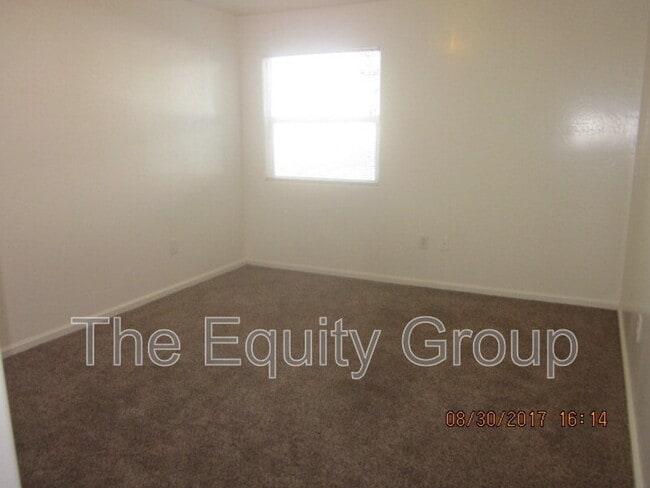 Building Photo - 437 N Park St