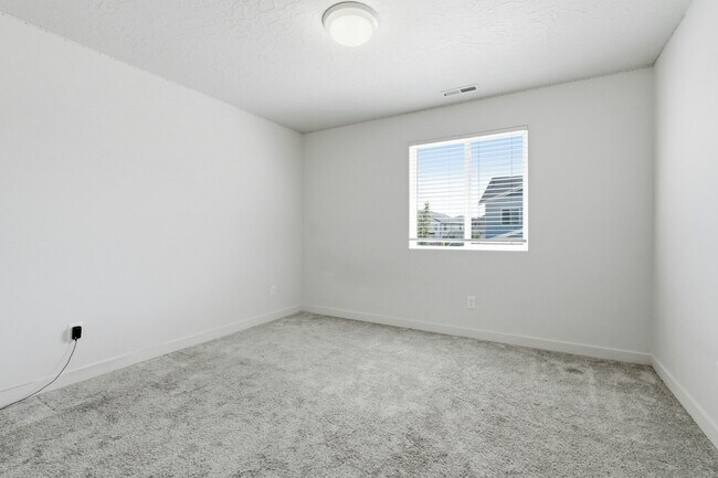 Building Photo - 7403 S Olivine River Ln