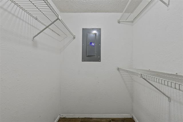 Building Photo - 2312 Balsam Dr