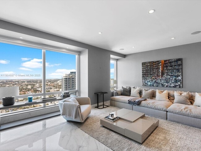 Building Photo - 1425 Brickell Ave