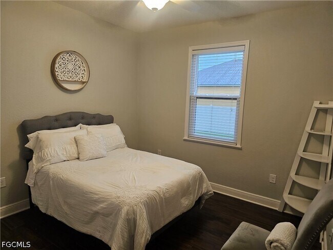 Building Photo - 1919 SW 26th Terrace