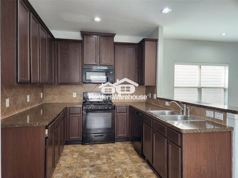 Building Photo - 9346 Valley Tree Ln