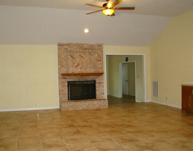 Building Photo - 3101 Cutaway Cove
