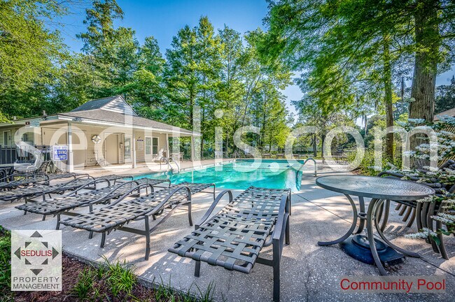 Building Photo - 903 Peacock Pl