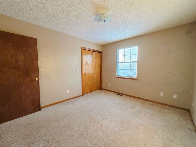 Building Photo - All electric ranch