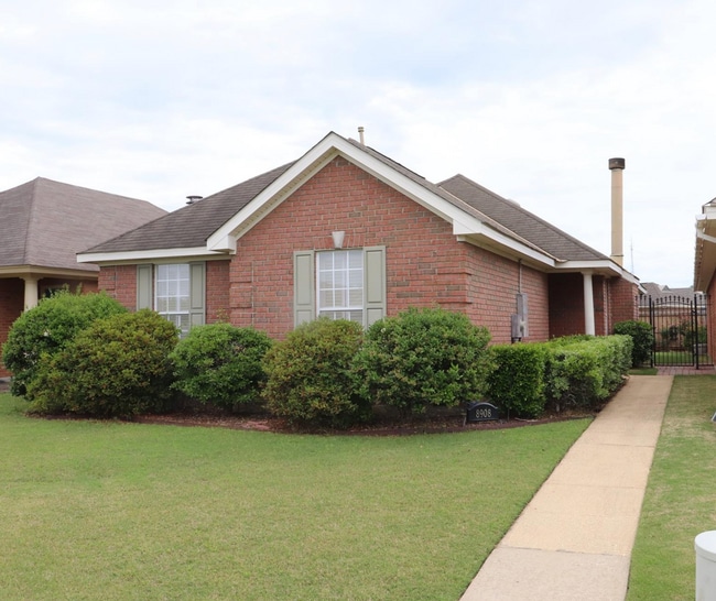 Primary Photo - 8908 Asheville Dr