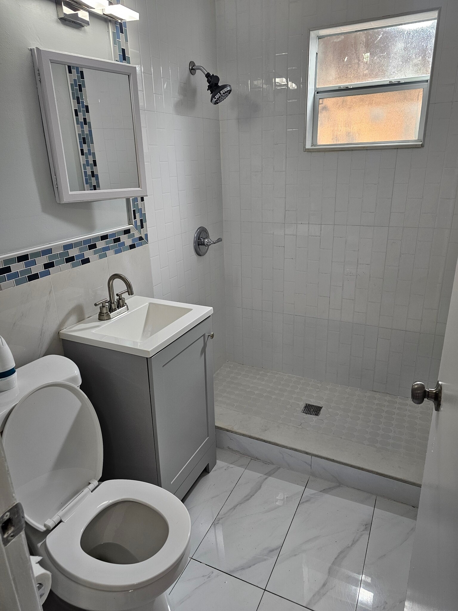 Building Photo - 1240 Rutland St