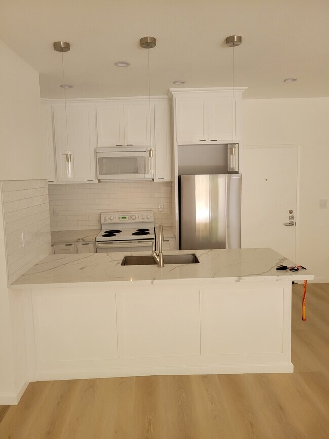 Building Photo - 1440 Veteran Ave