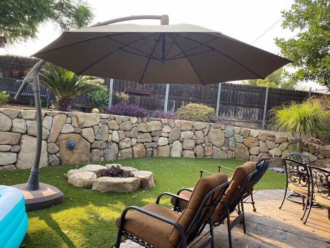 Building Photo - Coming Soon... Beautifully Updated Home in Central Location